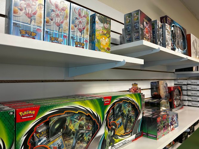 Pokemon trading card store in Kenner Lucky Break Cards & Collectibles Kenner Louisiana